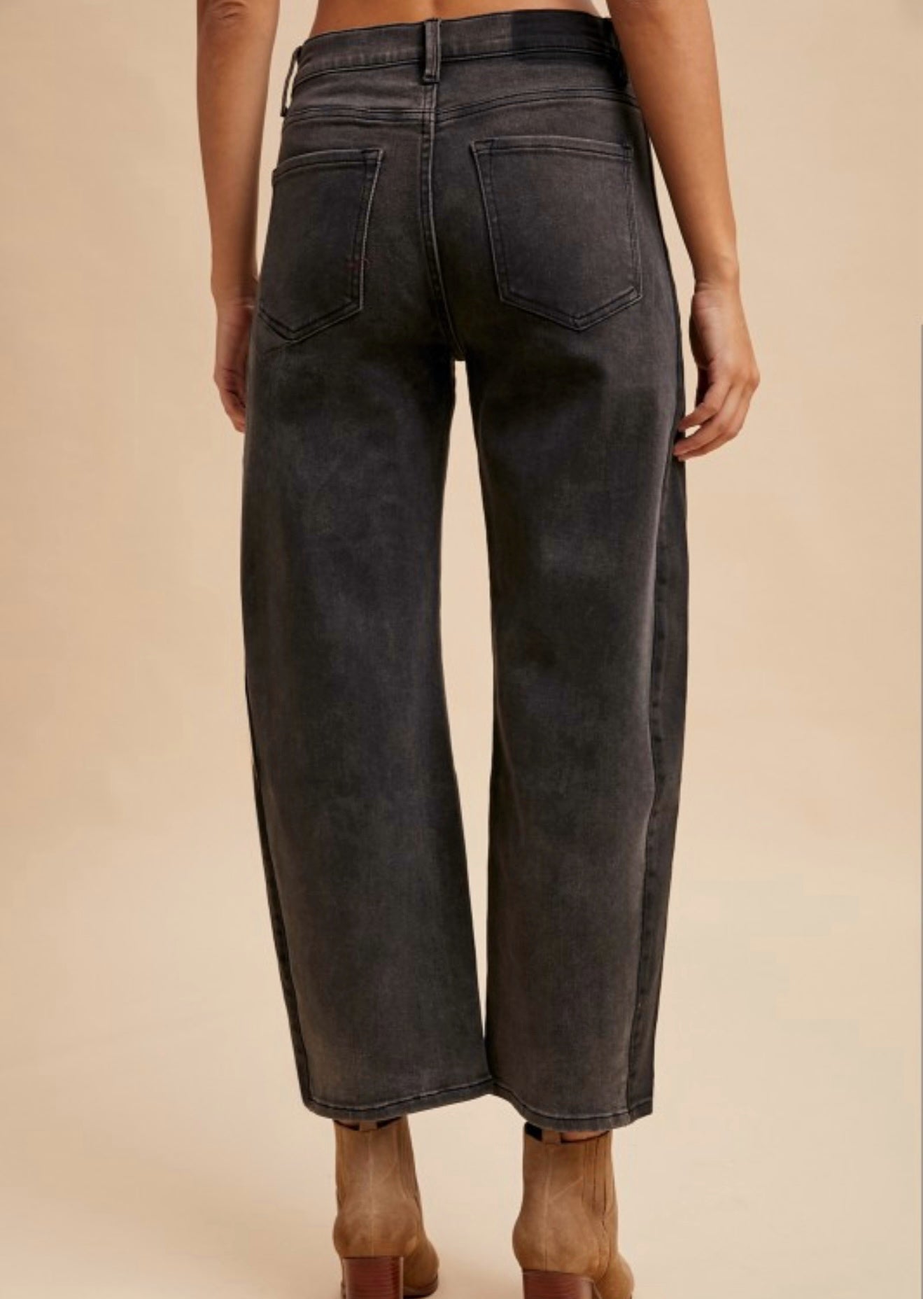 Women's Two Toned Black Barrel Jeans
